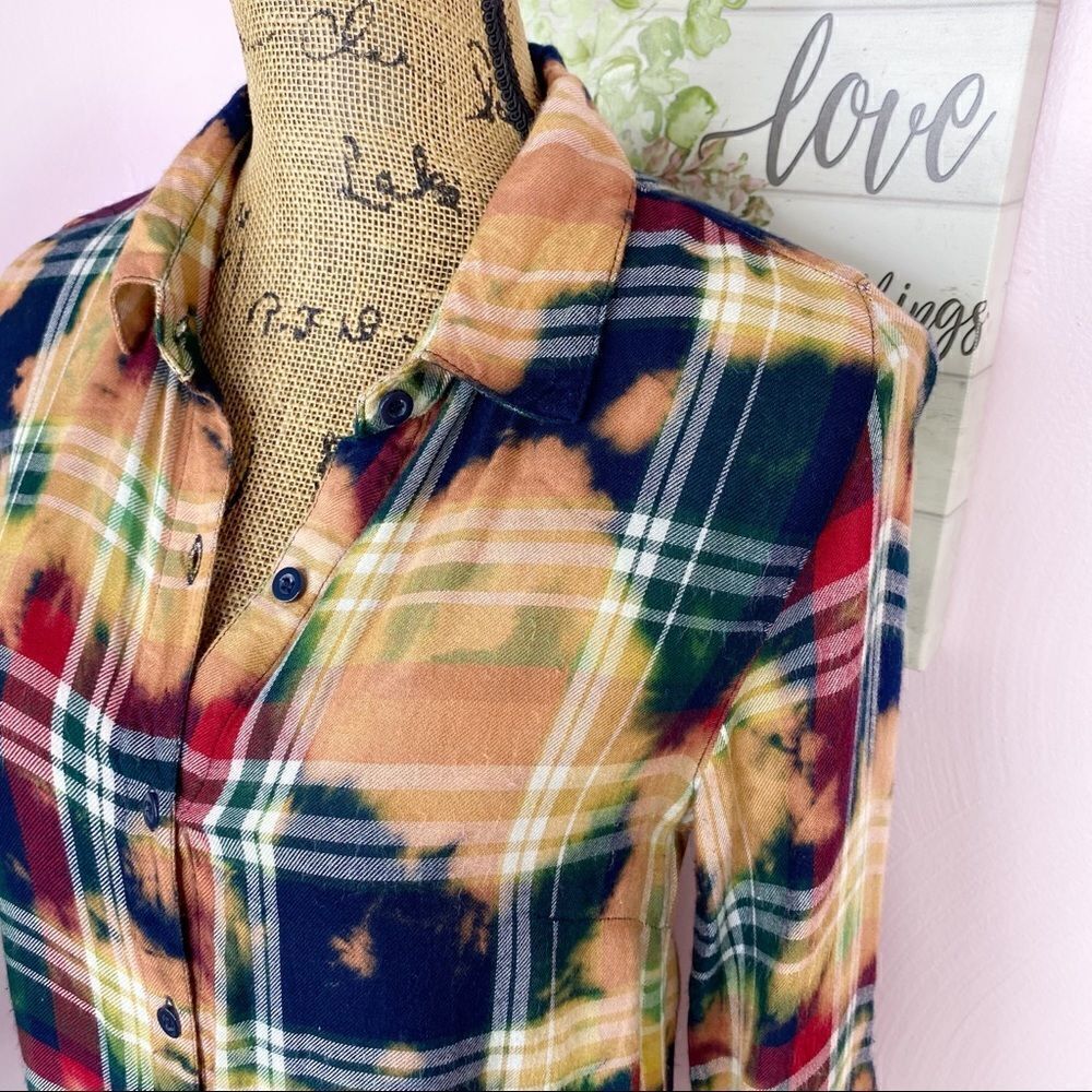 Buttons Bleach Dyed Plaid Flannel Button Front Shirt Peach Small - Picture 5 of 10